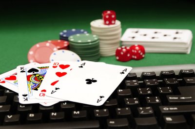 Omaha Poker Dimainkan Mirip Dengan Texas Holdem Judi Poker - Agen Poker - Agen Judi Poker Tetapi Menawarkan Bisa Saja Lebih Banyak Dan Tawarkan Lebih Perangkap Bahwa Pemain Mampu Masuk Ke Di Dalam Gara-gara Kartu Tambahan